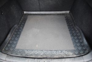 kofferraumwanne-hundegitter-test